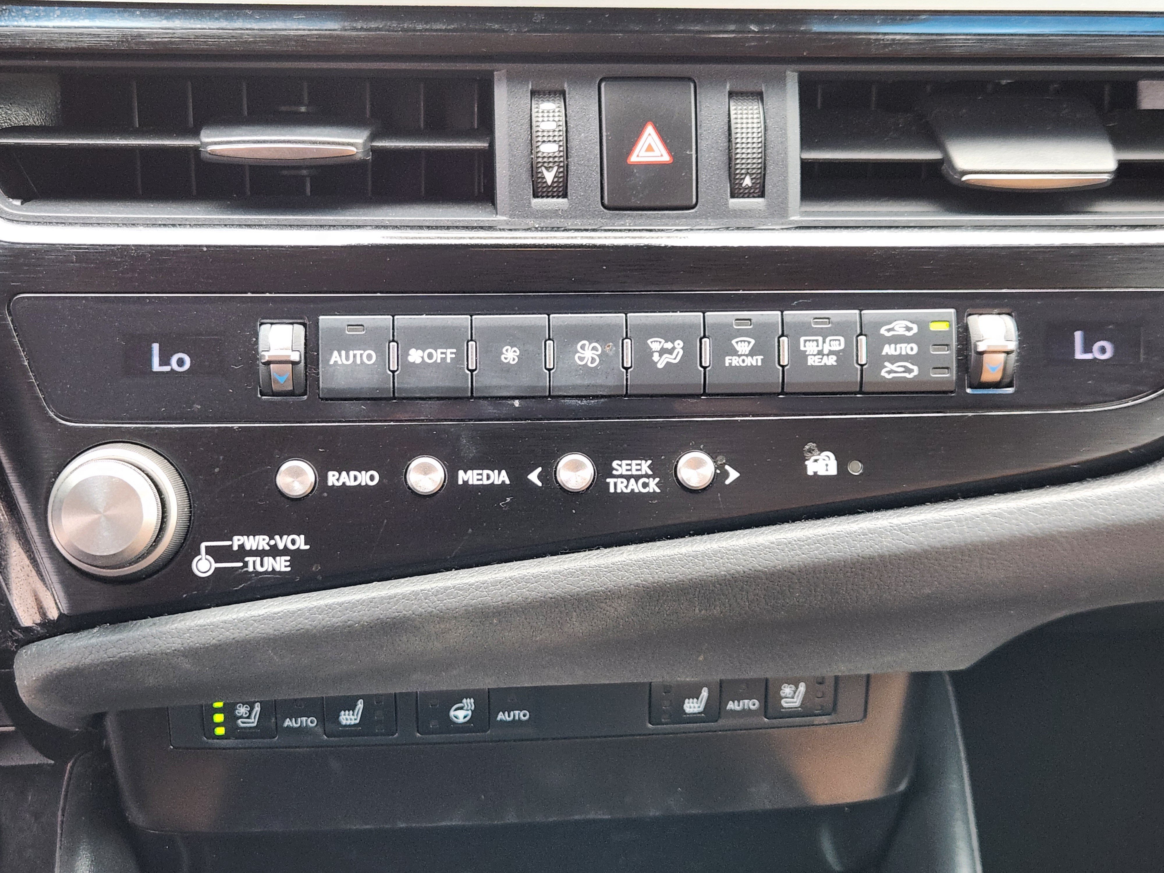 Used 2024 Lexus ES 350 w/ Premium Package FWD image 21