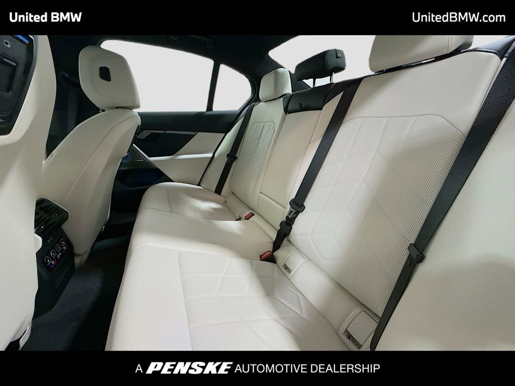 Used 2025 BMW i5 M60 w/ Premium Package image 13