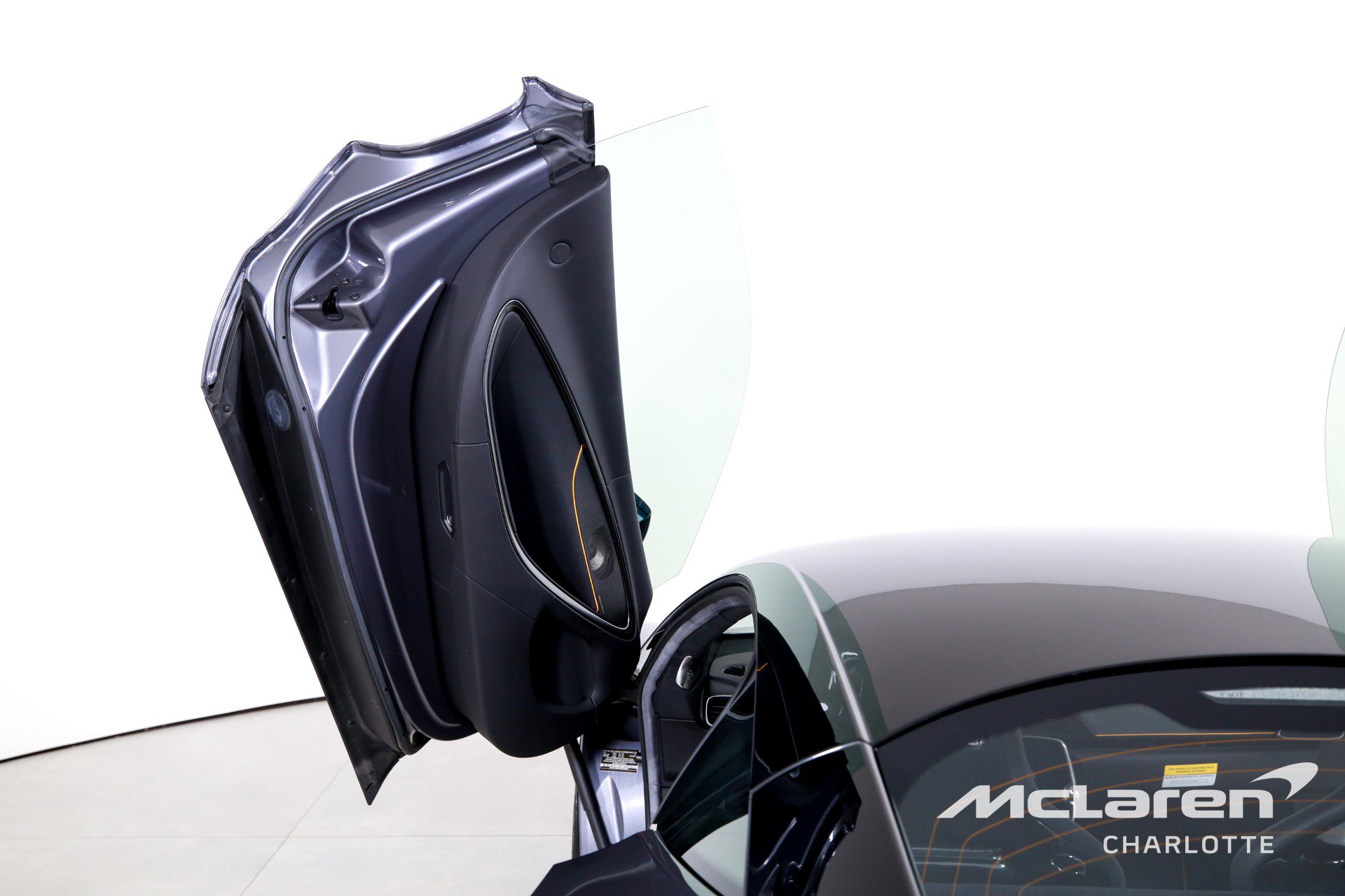 Used 2023 McLaren Artura image 11