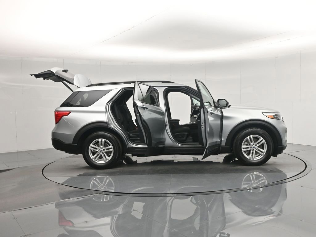 Certified 2023 Ford Explorer XLT image 5