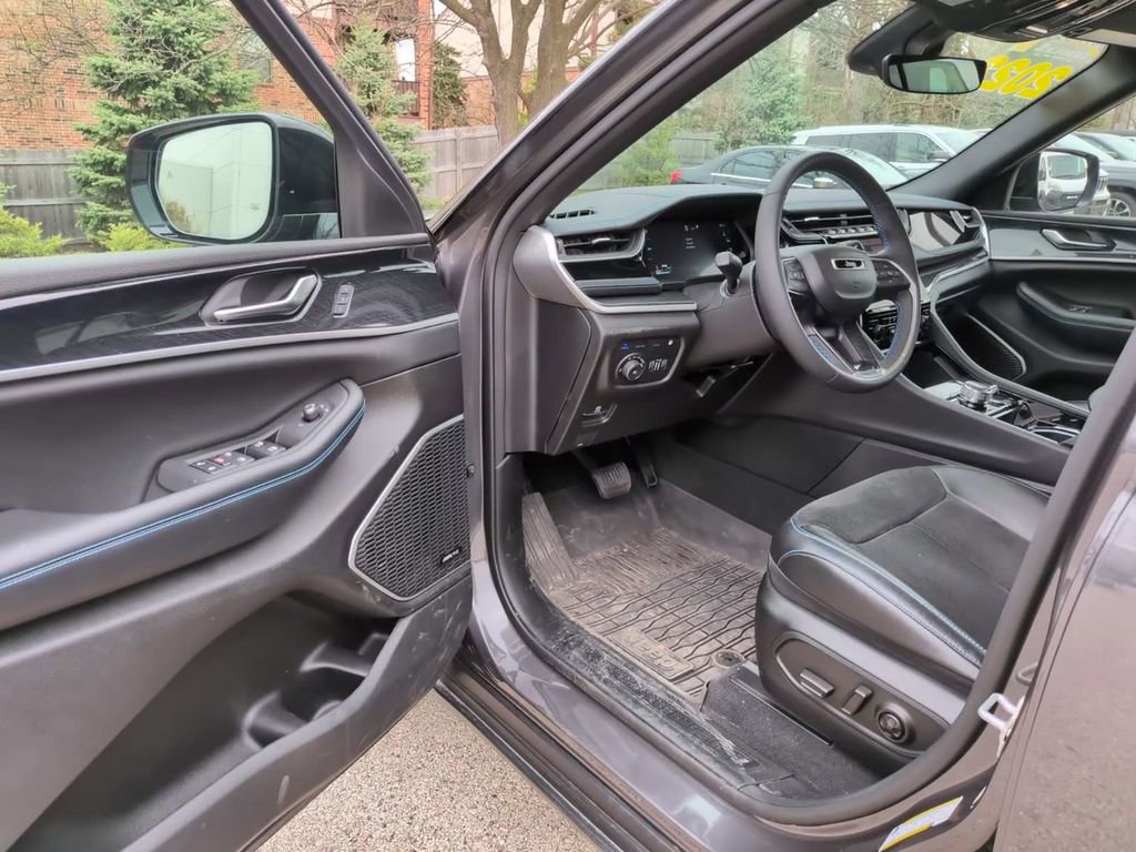 Used 2022 Jeep Grand Cherokee Trailhawk image 18