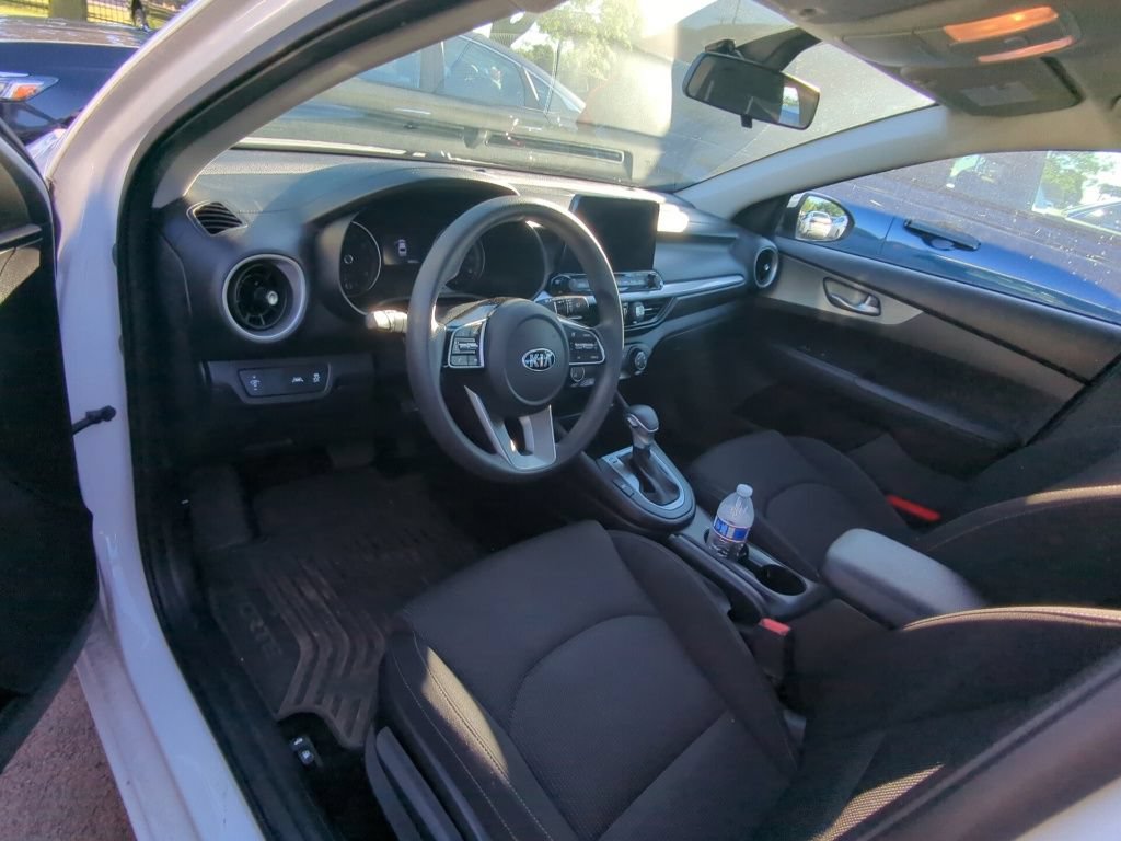 Used 2021 Kia Forte LXS FWD image 7