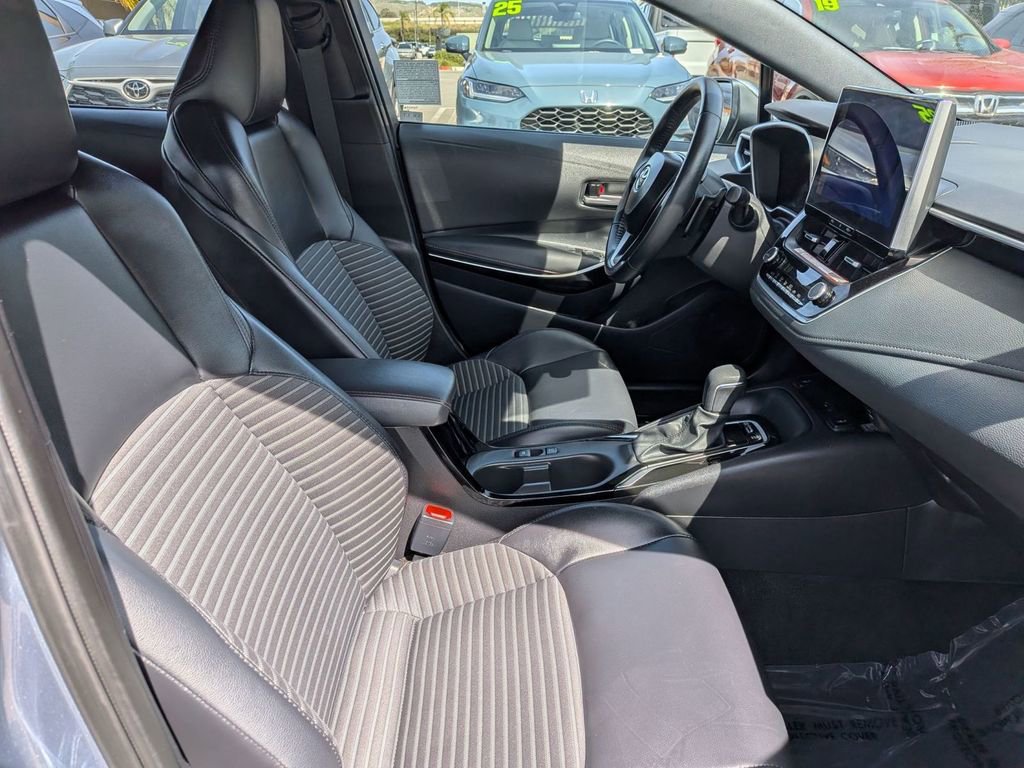 Used 2025 Toyota Corolla XSE FWD image 31