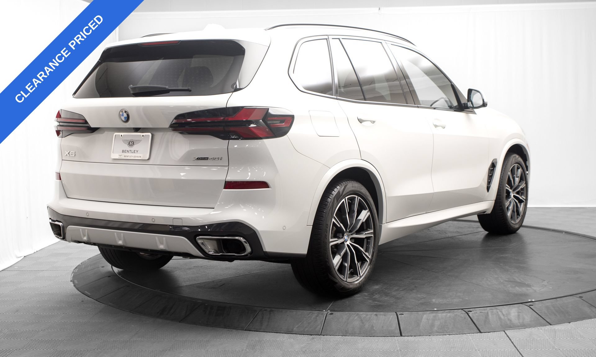 Used 2024 BMW X5 xDrive40i w/ M Sport Package AWD/4WD image 7