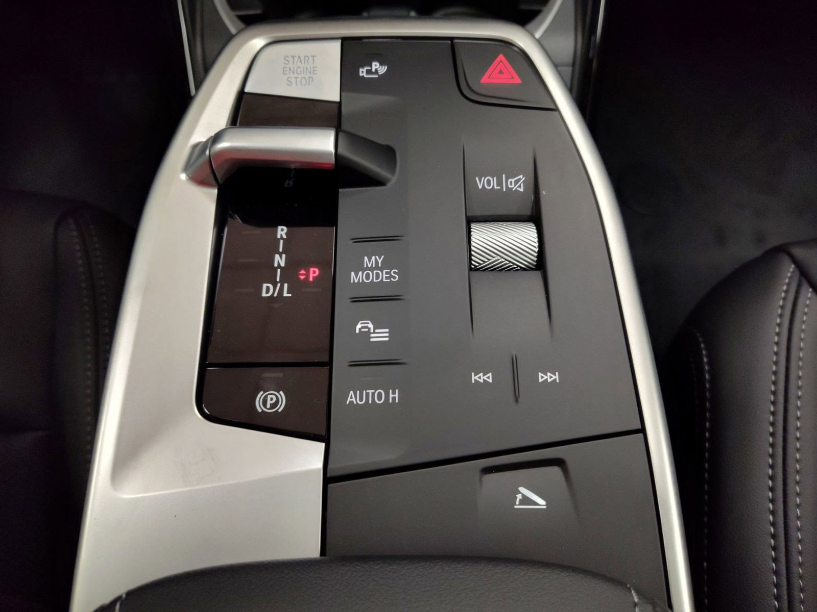 Used 2025 BMW X1 xDrive28i w/ Convenience Package image 17