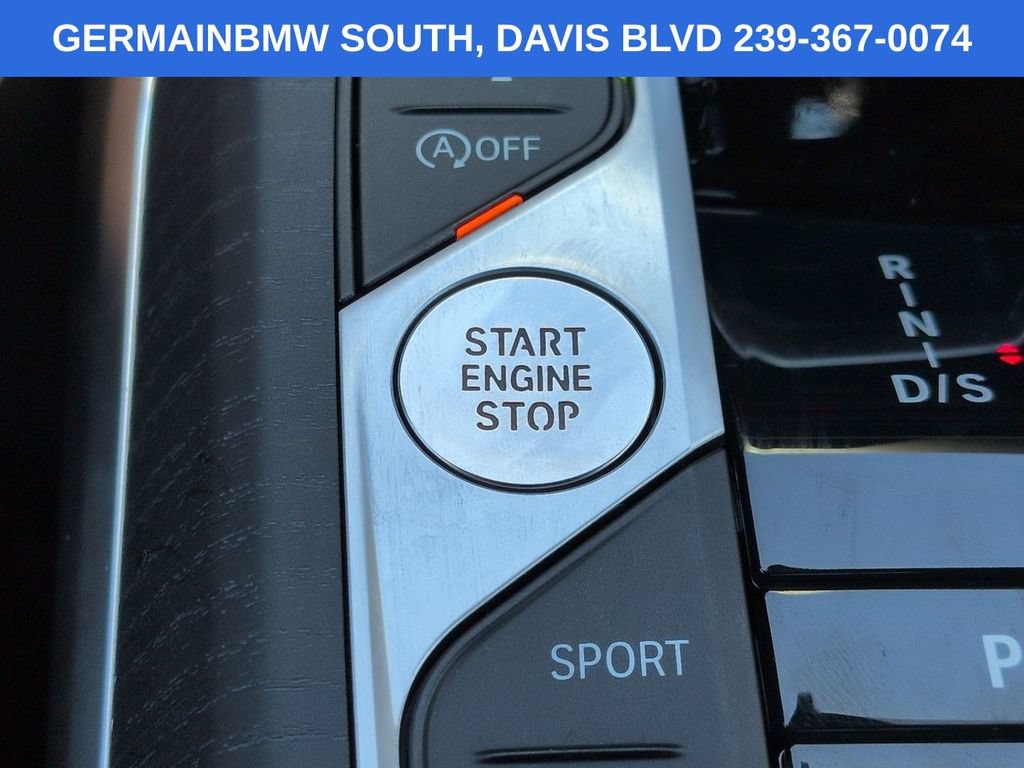 Certified 2025 BMW 330i xDrive Sedan w/ Premium Package AWD/4WD image 32