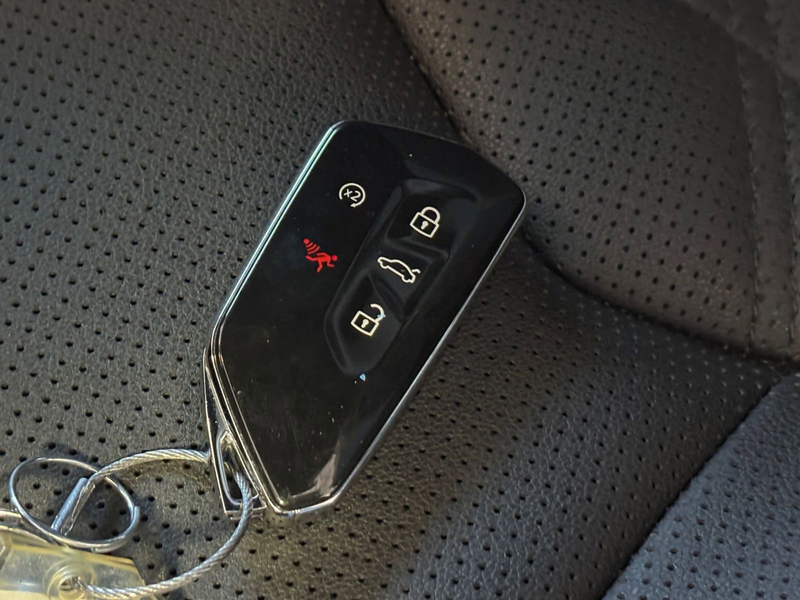 Used 2025 Volkswagen Atlas Cross Sport SE image 29