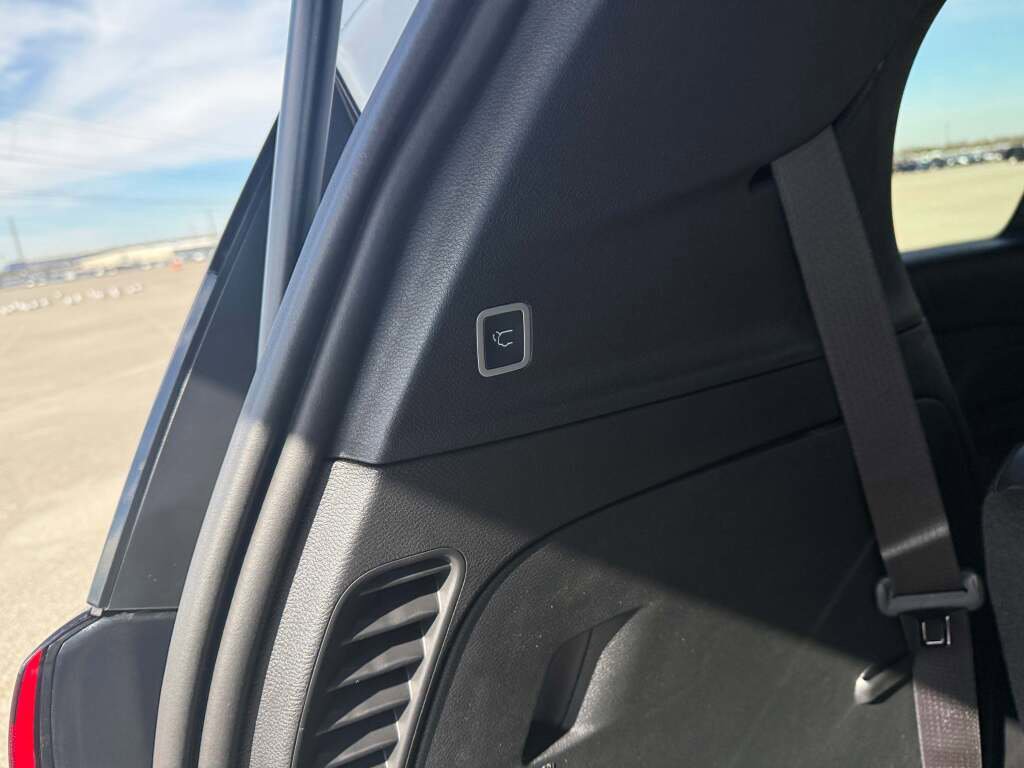 New 2026 Chrysler Voyager LX image 21