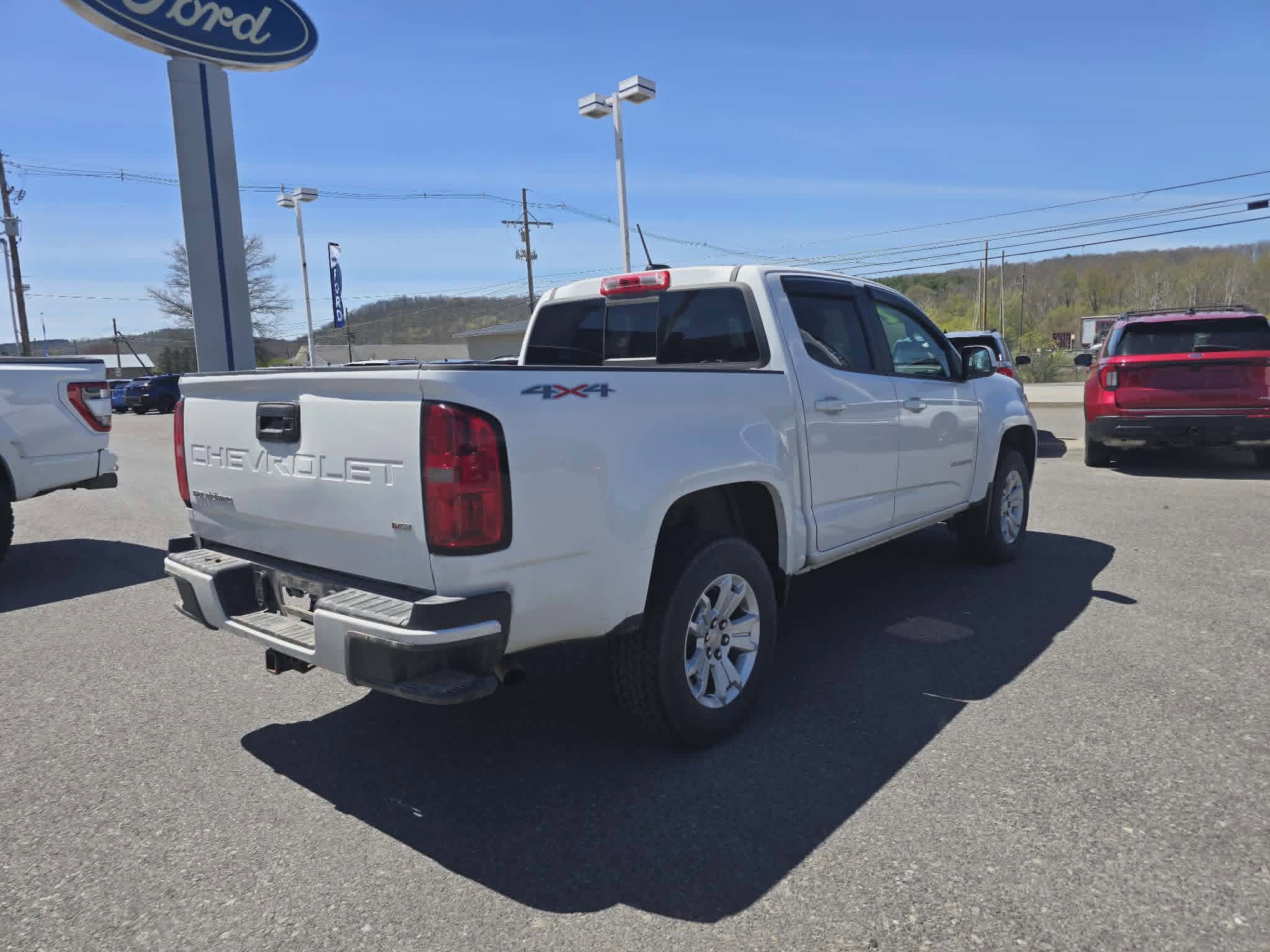 Used 2022 Chevrolet Colorado LT w/ LT Convenience Package AWD/4WD image 3