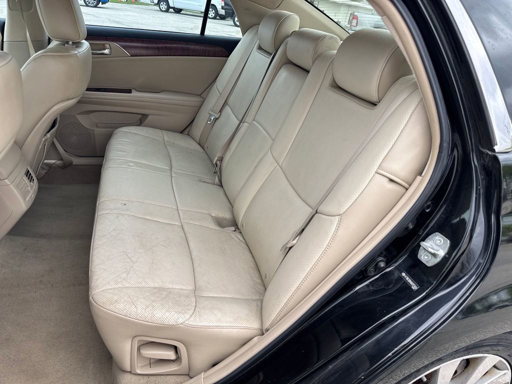 Used 2011 Toyota Avalon Limited FWD image 27
