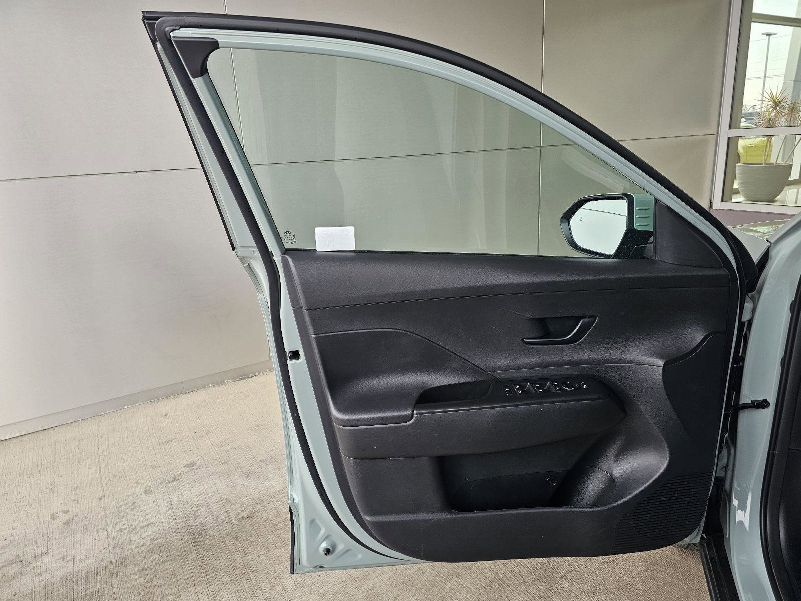 Used 2024 Hyundai Kona SEL AWD/4WD image 18