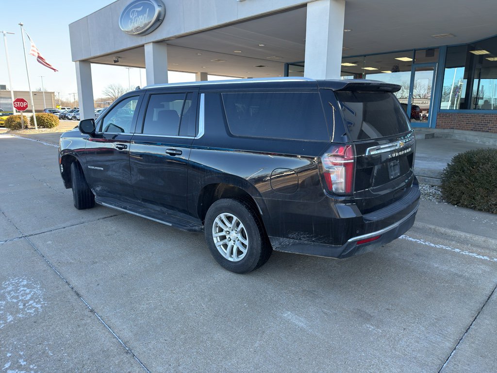 Used 2023 Chevrolet Suburban LT image 7