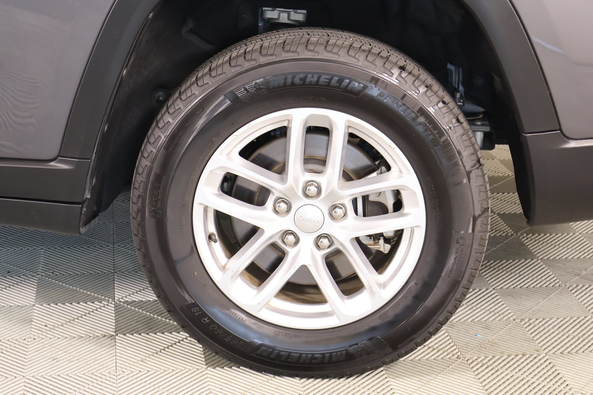 Used 2025 Jeep Grand Cherokee L Laredo AWD/4WD image 18