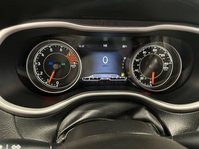 Used 2016 Jeep Cherokee Trailhawk w/ Leather Interior Group AWD/4WD image 14