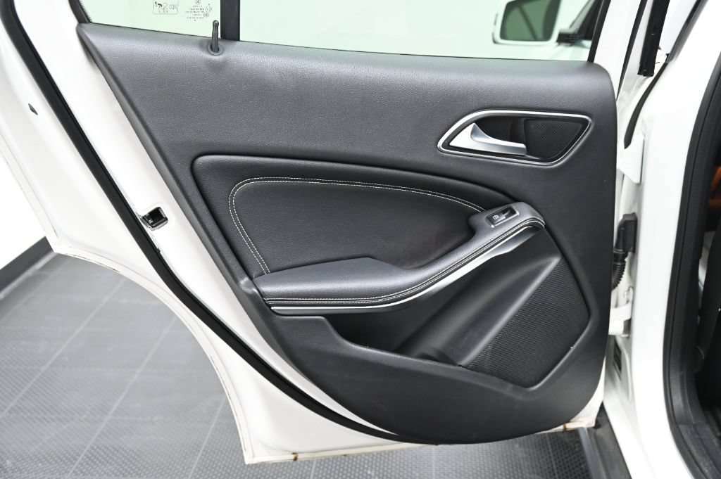 Used 2019 Mercedes-Benz GLA 250 4MATIC image 36