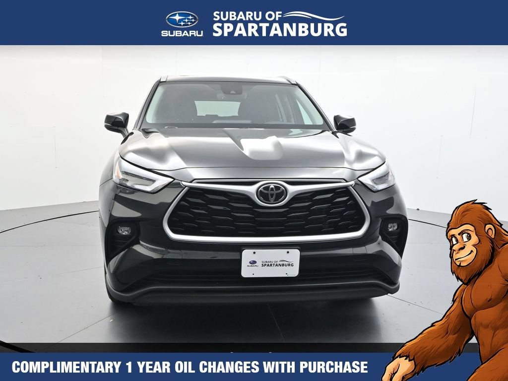 Used 2025 Toyota Highlander XLE AWD/4WD video 2