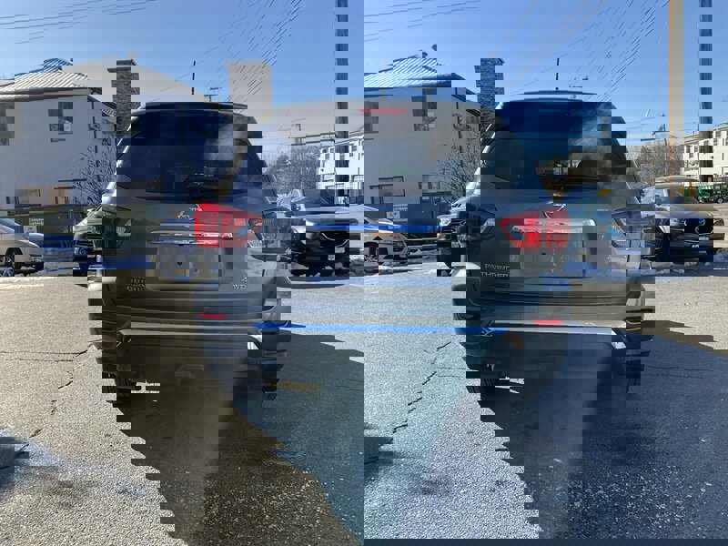 Used 2018 Nissan Pathfinder S image 6