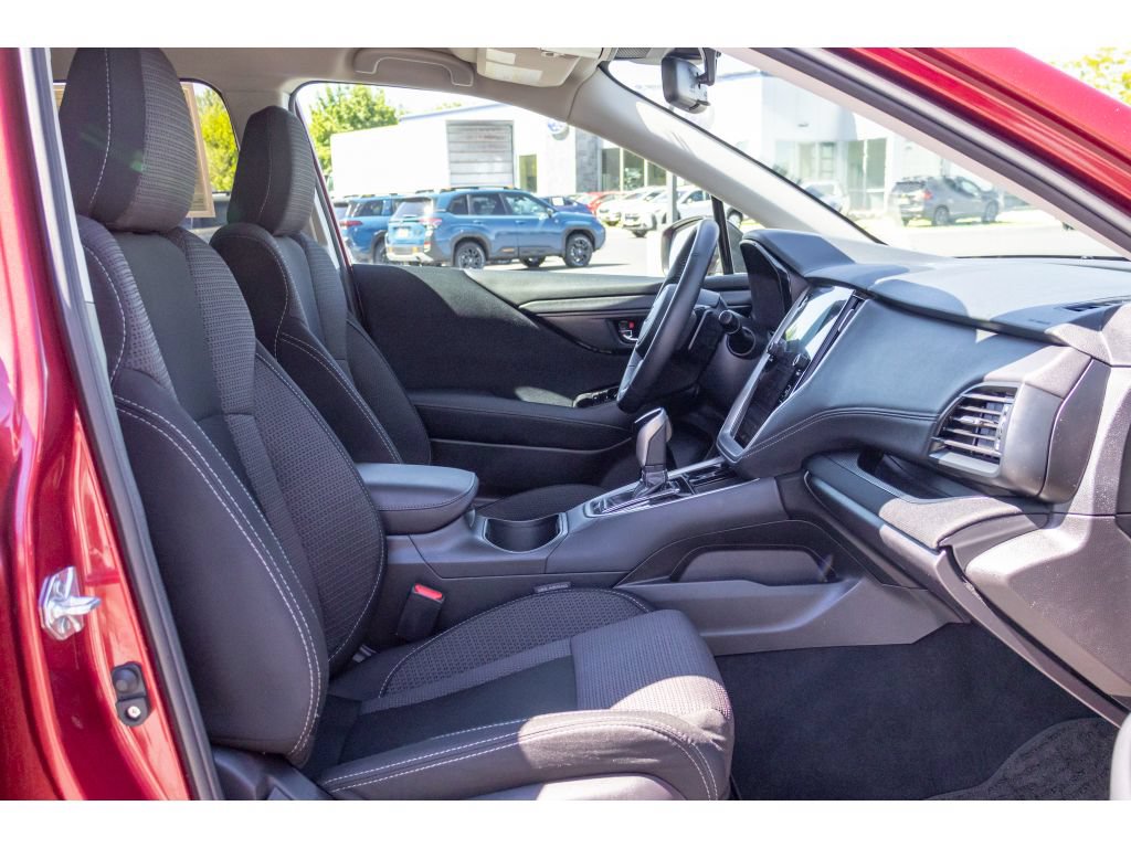 Used 2025 Subaru Outback Premium AWD/4WD image 11