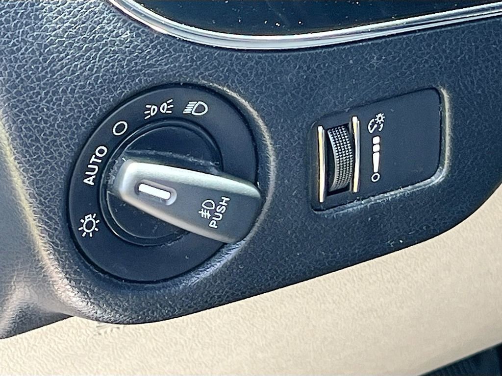 Used 2019 Dodge Grand Caravan SXT FWD image 10