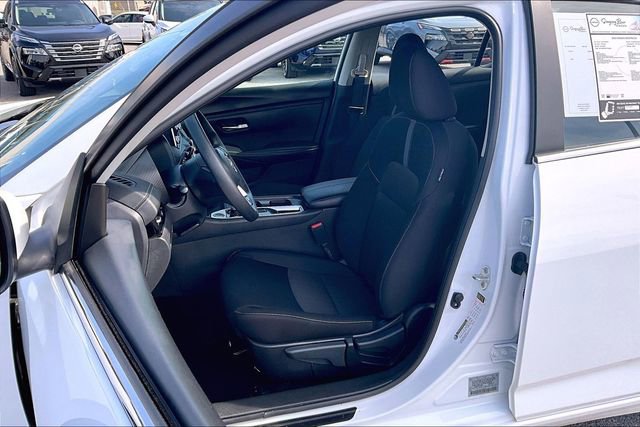 Certified 2025 Nissan Sentra SV image 18