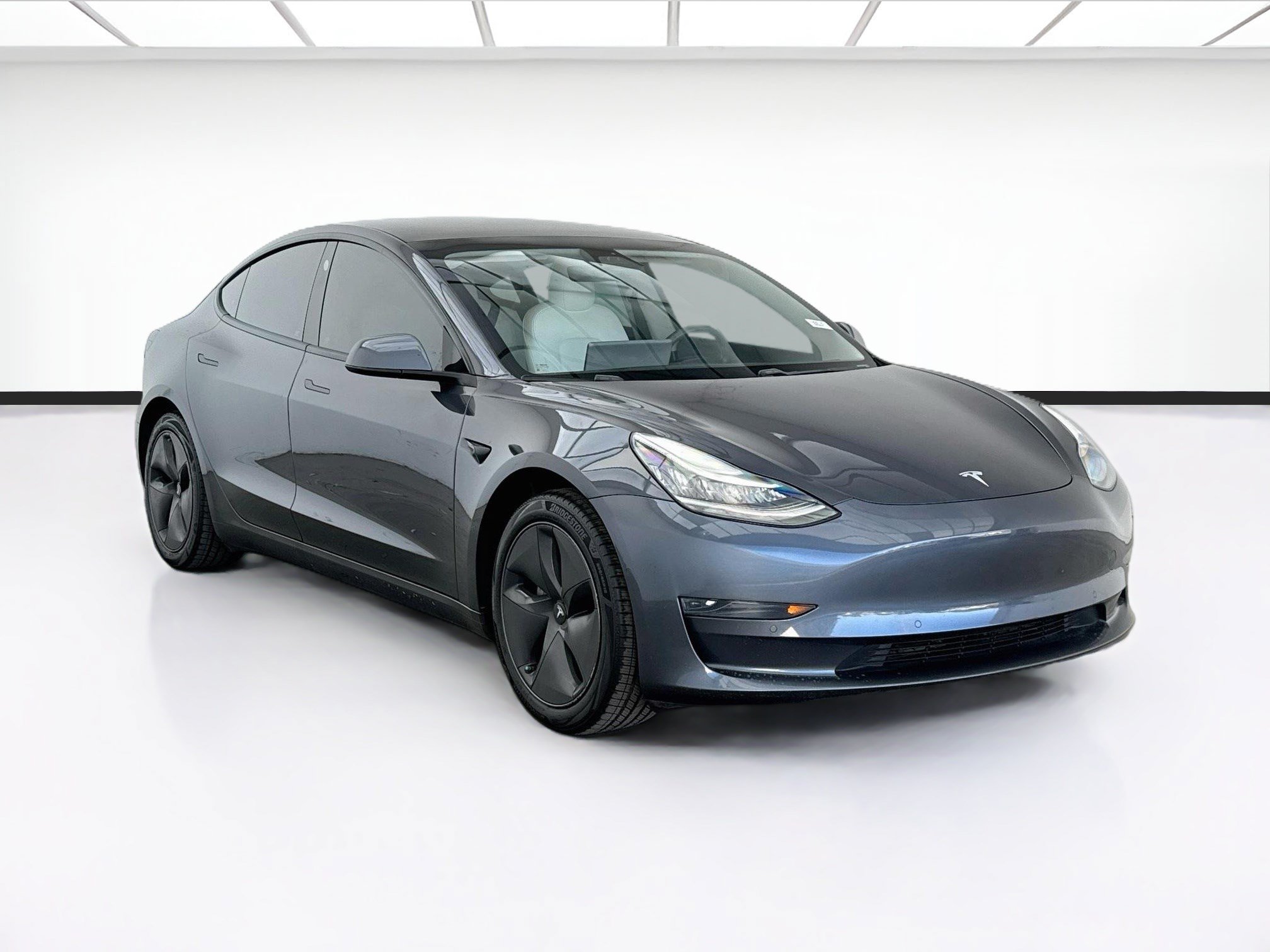 Used 2021 Tesla Model 3 Standard Range Plus RWD image 3