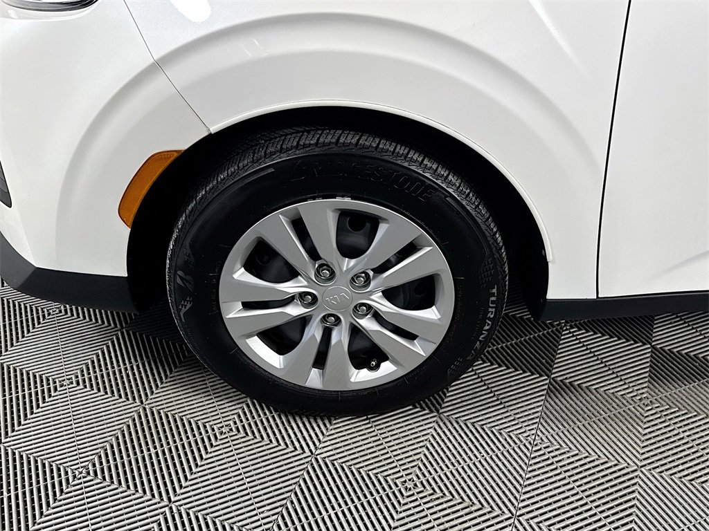 Used 2020 Kia Soul LX image 28