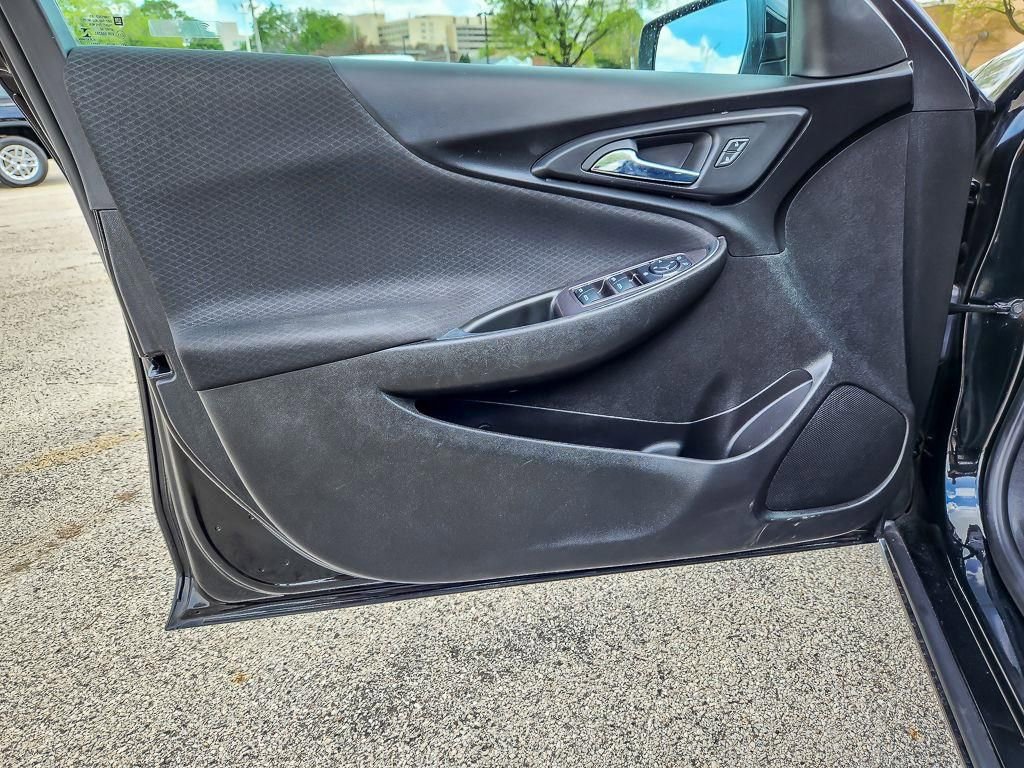 Used 2022 Chevrolet Malibu LT FWD image 16
