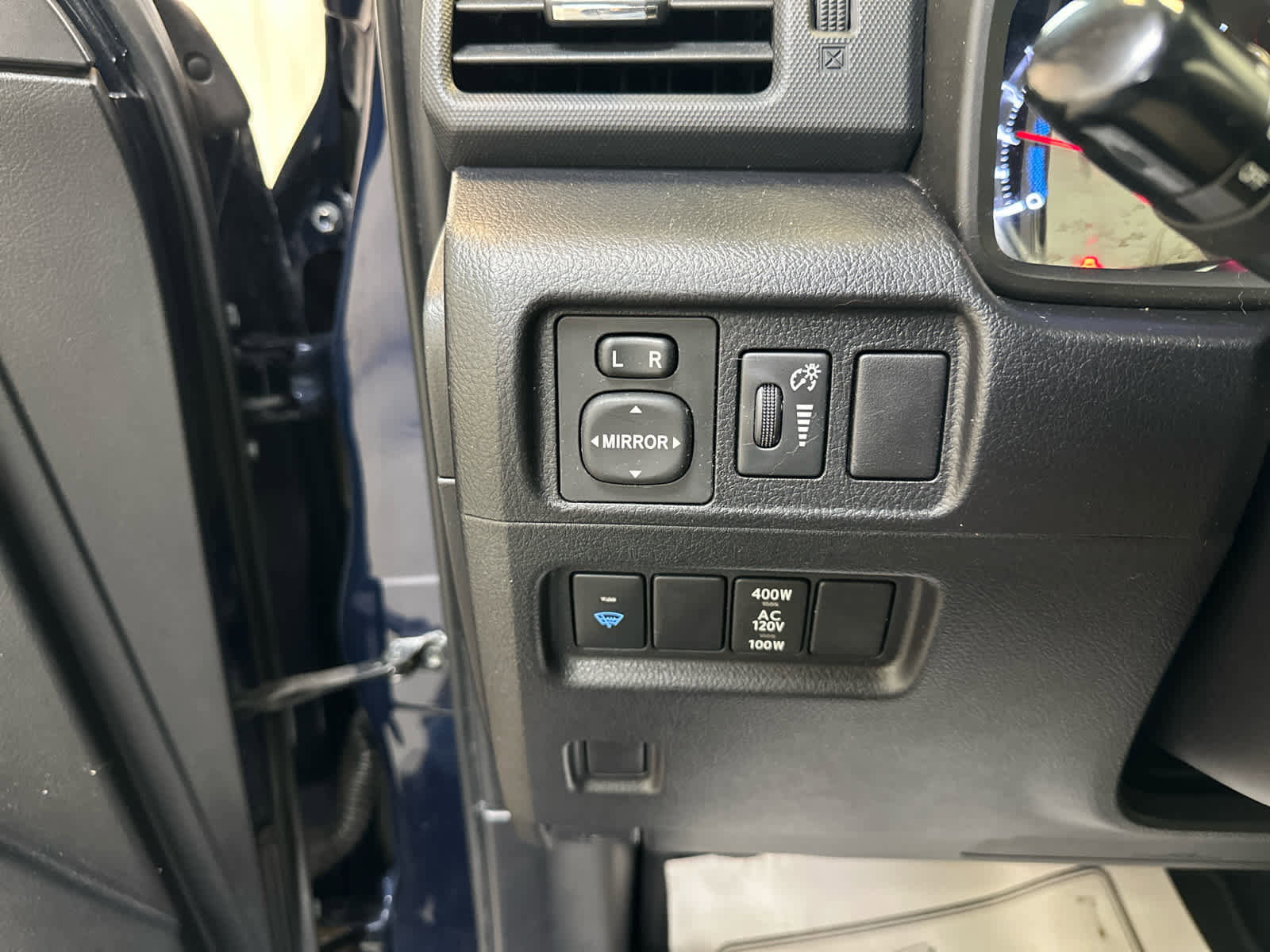 Used 2018 Toyota 4Runner SR5 Premium image 23