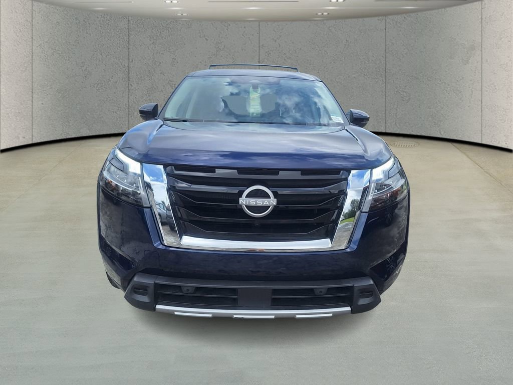 Used 2024 Nissan Pathfinder Platinum FWD image 8