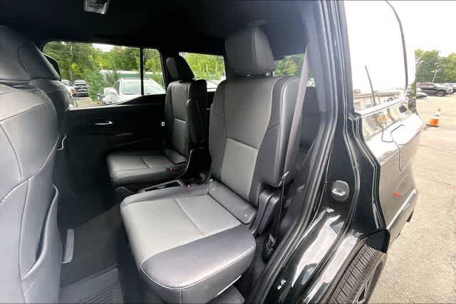 Used 2025 Lexus GX 550 w/ Accessory Package (2T) AWD/4WD image 22