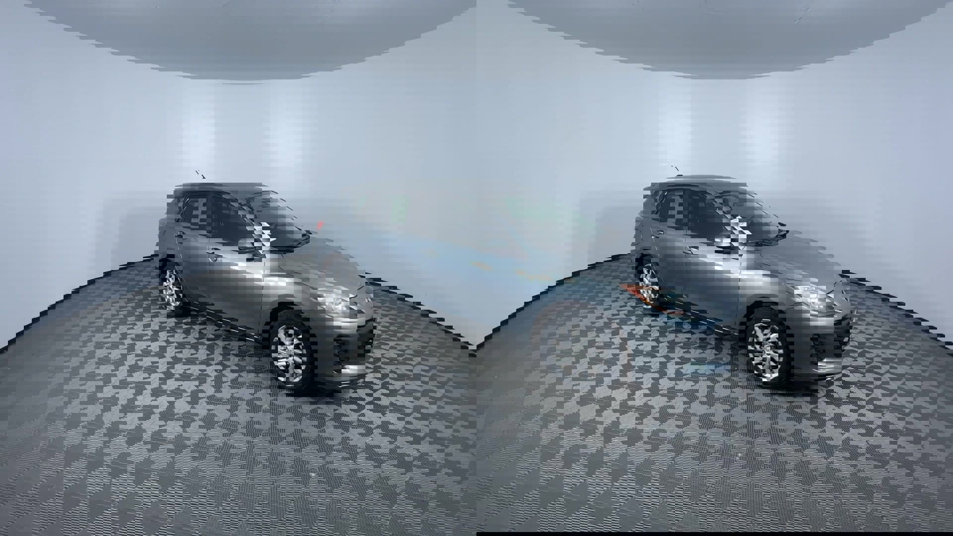 Used 2012 MAZDA MAZDA3 i Touring image 2