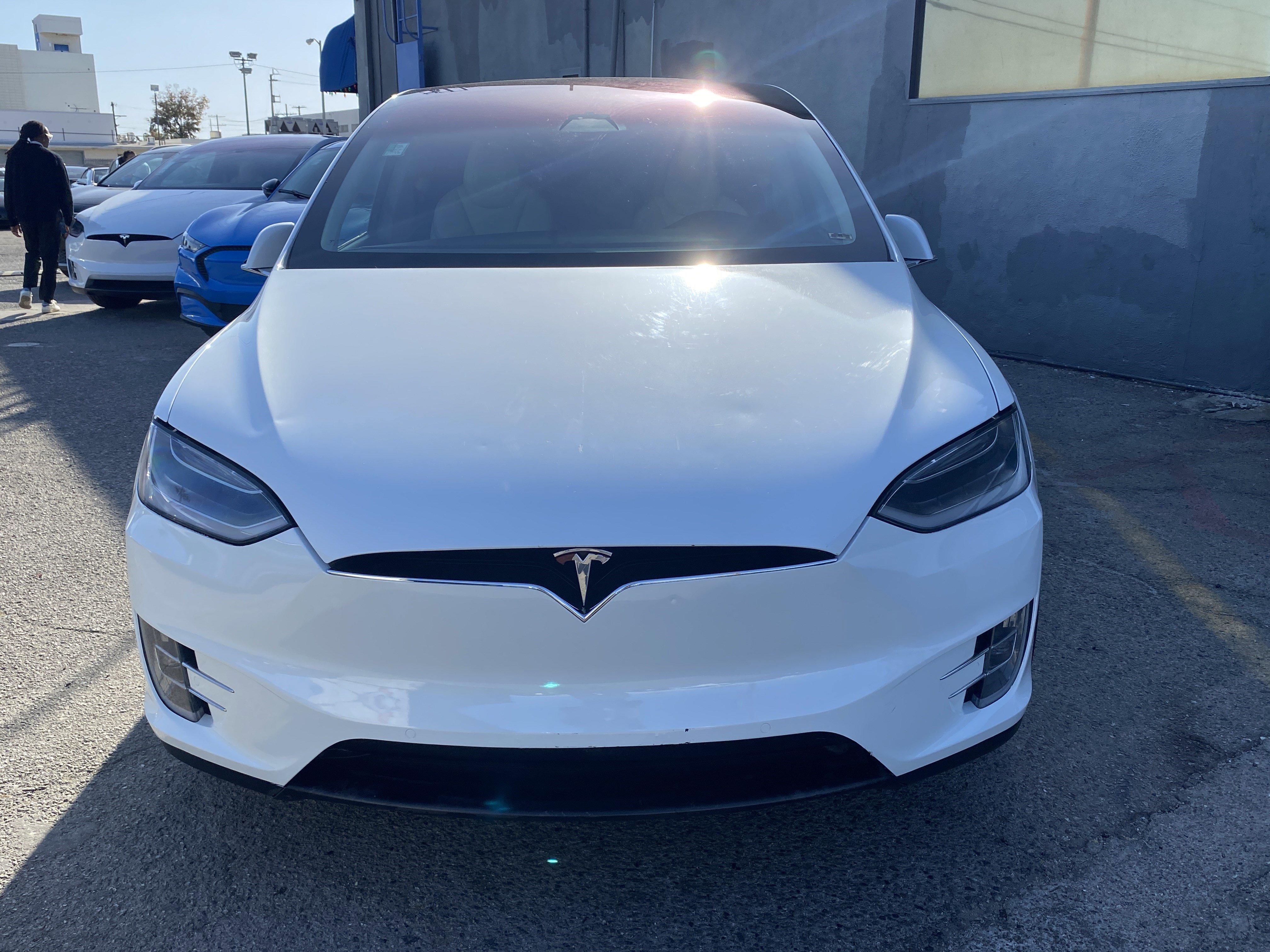 Used 2018 Tesla Model X 75D AWD/4WD image 3