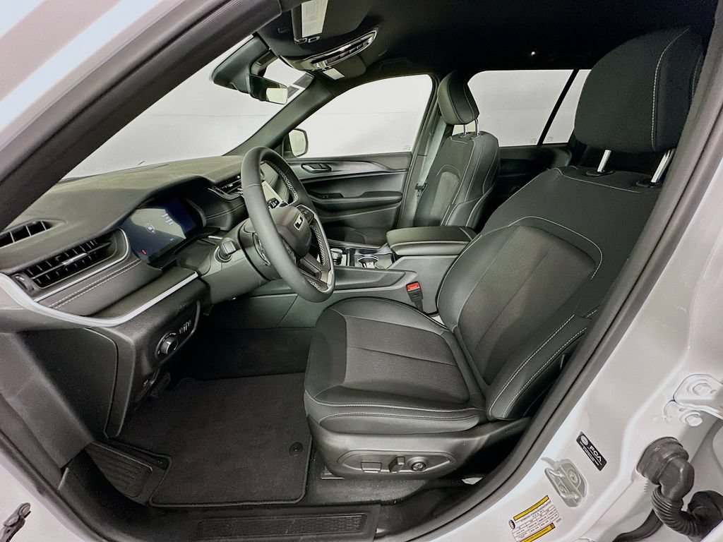 New 2026 Jeep Grand Cherokee Laredo AWD/4WD image 26