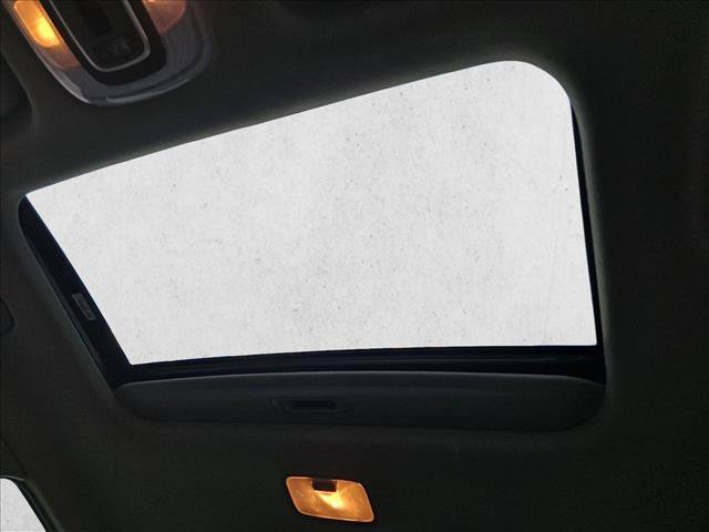 Used 2025 Hyundai Elantra SEL FWD image 16