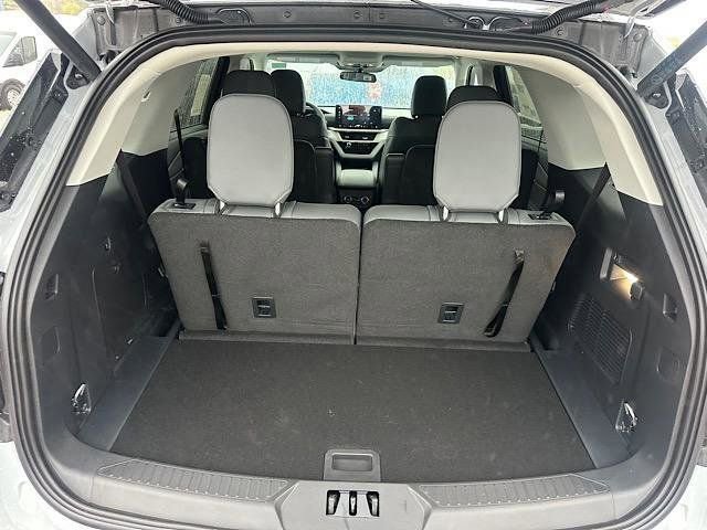 New 2026 Ford Explorer Active w/ Active Comfort Package image 8