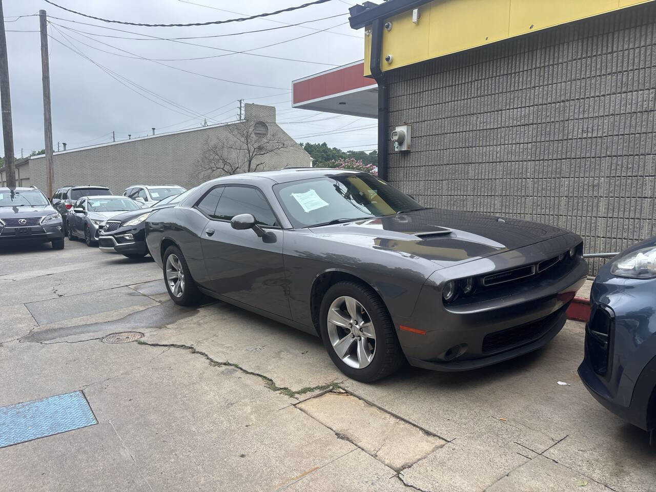 Used 2021 Dodge Challenger SXT RWD image 4