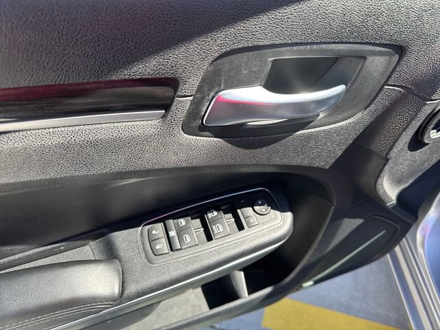 Used 2015 Chrysler 300 Limited w/ Driver Convenience Group RWD image 11
