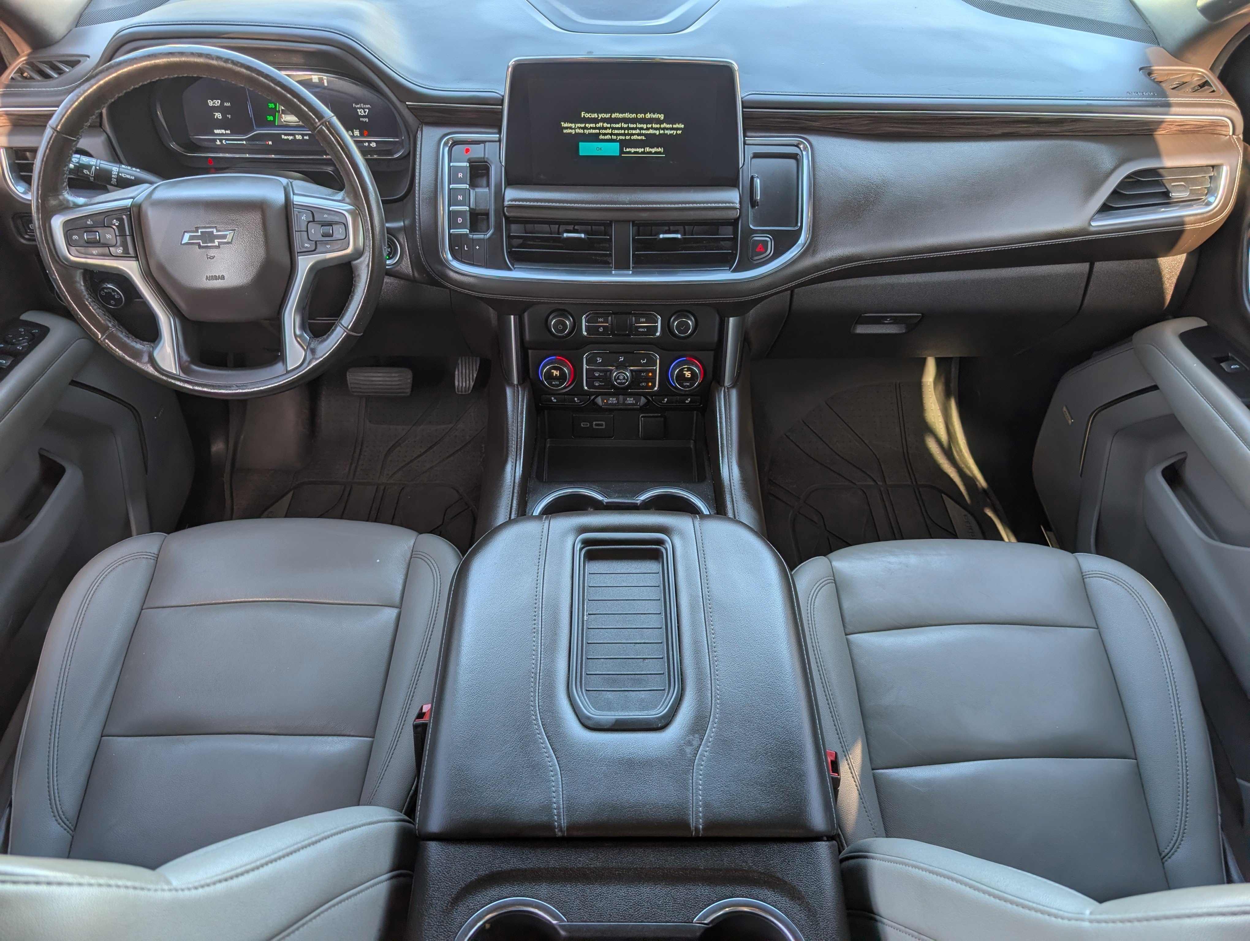 Used 2022 Chevrolet Tahoe Z71 w/ Luxury Package AWD/4WD image 5