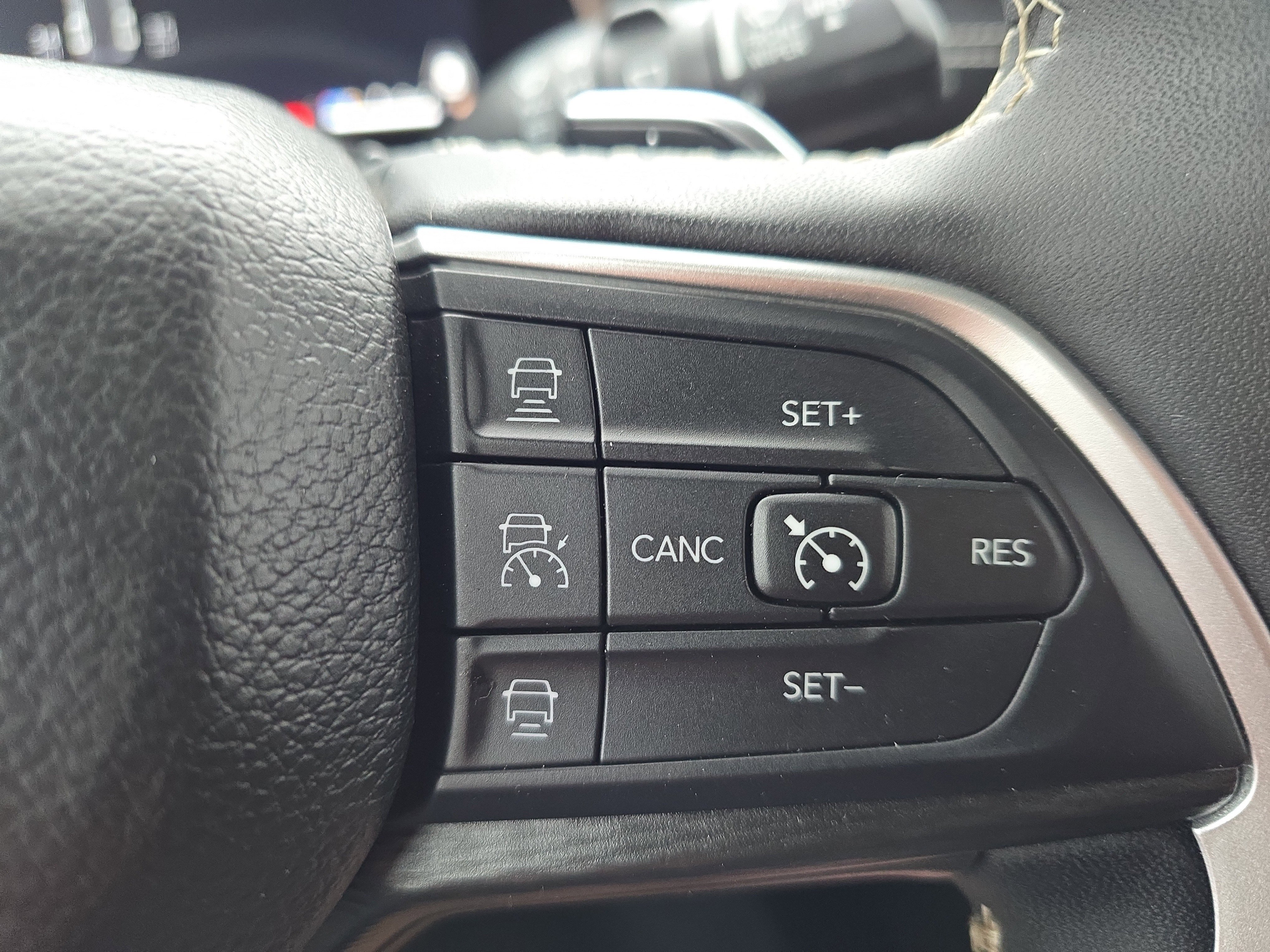 Used 2024 Jeep Grand Cherokee Altitude AWD/4WD image 22