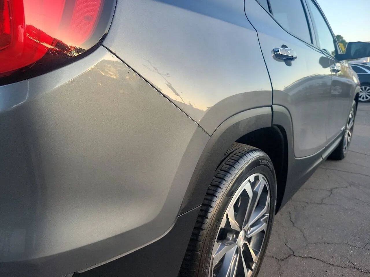 Used 2019 GMC Terrain SLT w/ Preferred Package FWD image 6