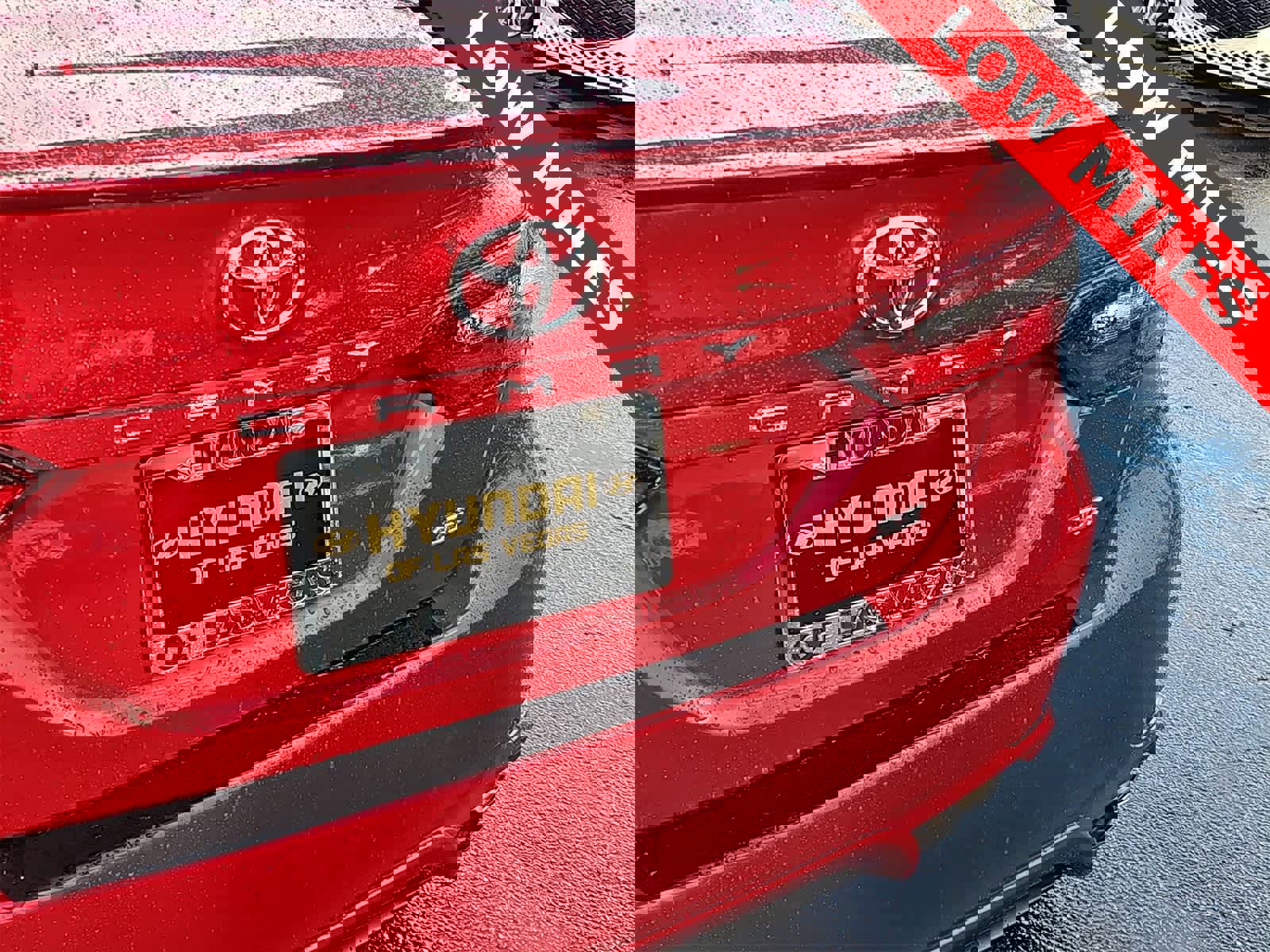 Used 2023 Toyota Camry SE image 11