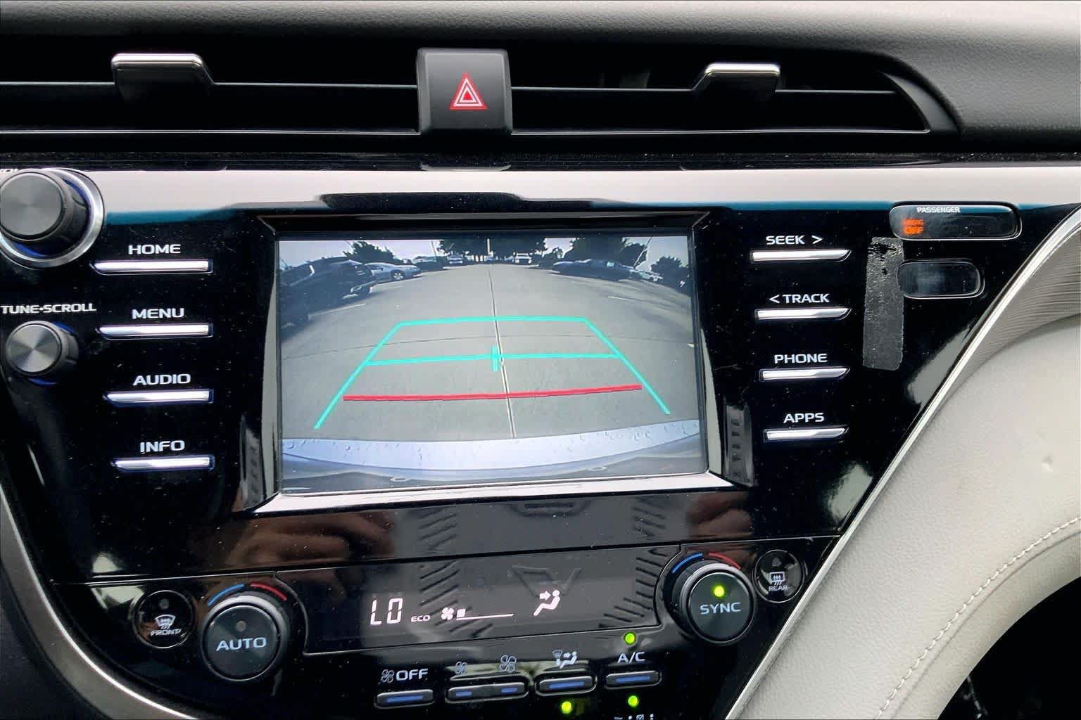 Used 2018 Toyota Camry SE FWD image 28