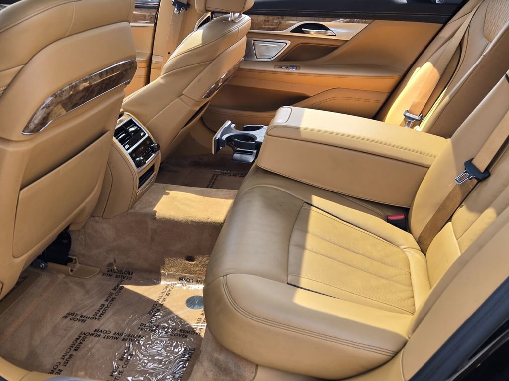 Used 2018 BMW 750i xDrive AWD/4WD image 11