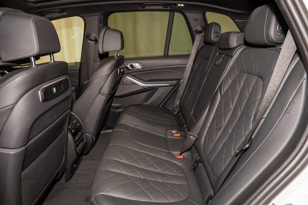 Used 2024 BMW X5 xDrive40i image 11