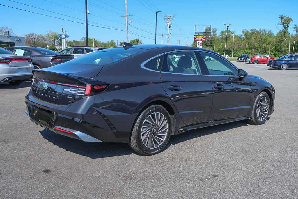 Used 2025 Hyundai Sonata SEL FWD image 11
