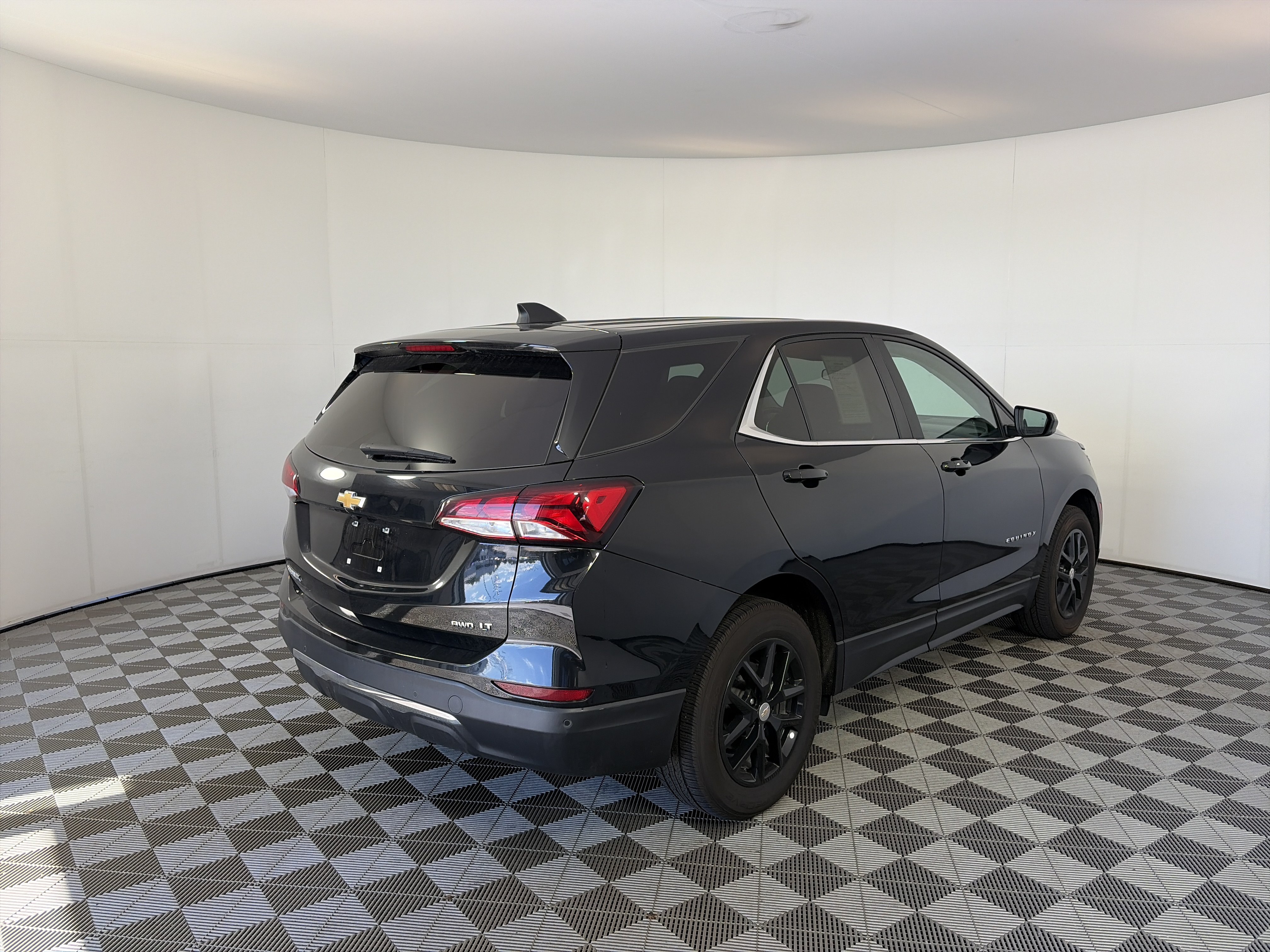 Used 2024 Chevrolet Equinox LT AWD/4WD image 10
