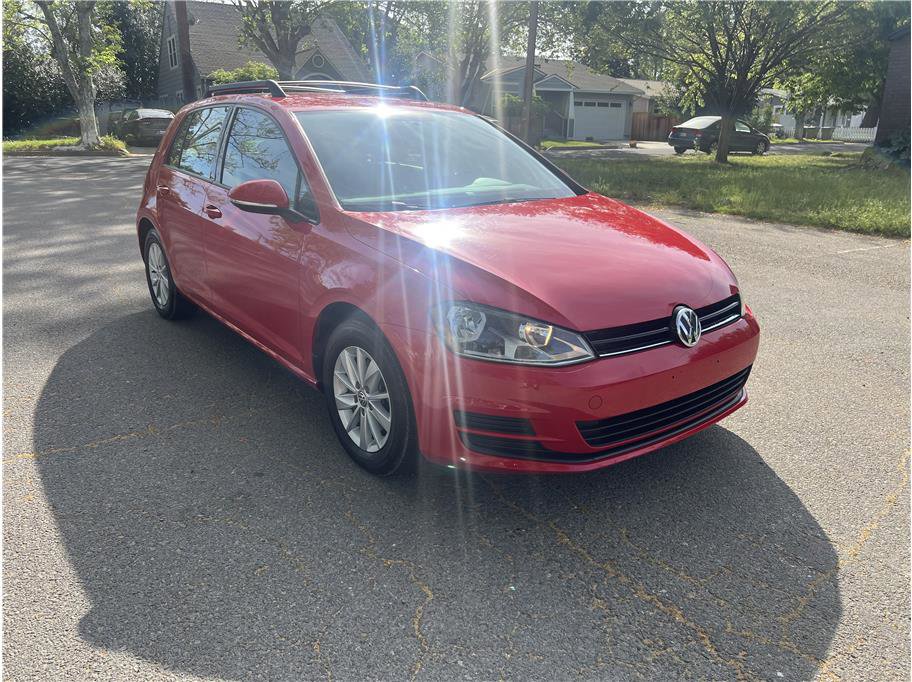Used 2016 Volkswagen Golf S FWD image 1