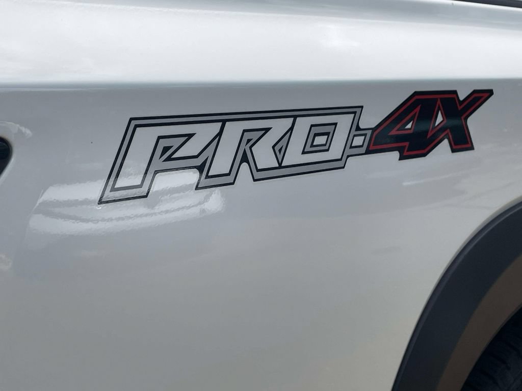 Used 2025 Nissan Frontier 4x4 Crew Cab image 9