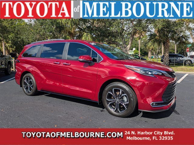 Used 2025 Toyota Sienna Platinum
