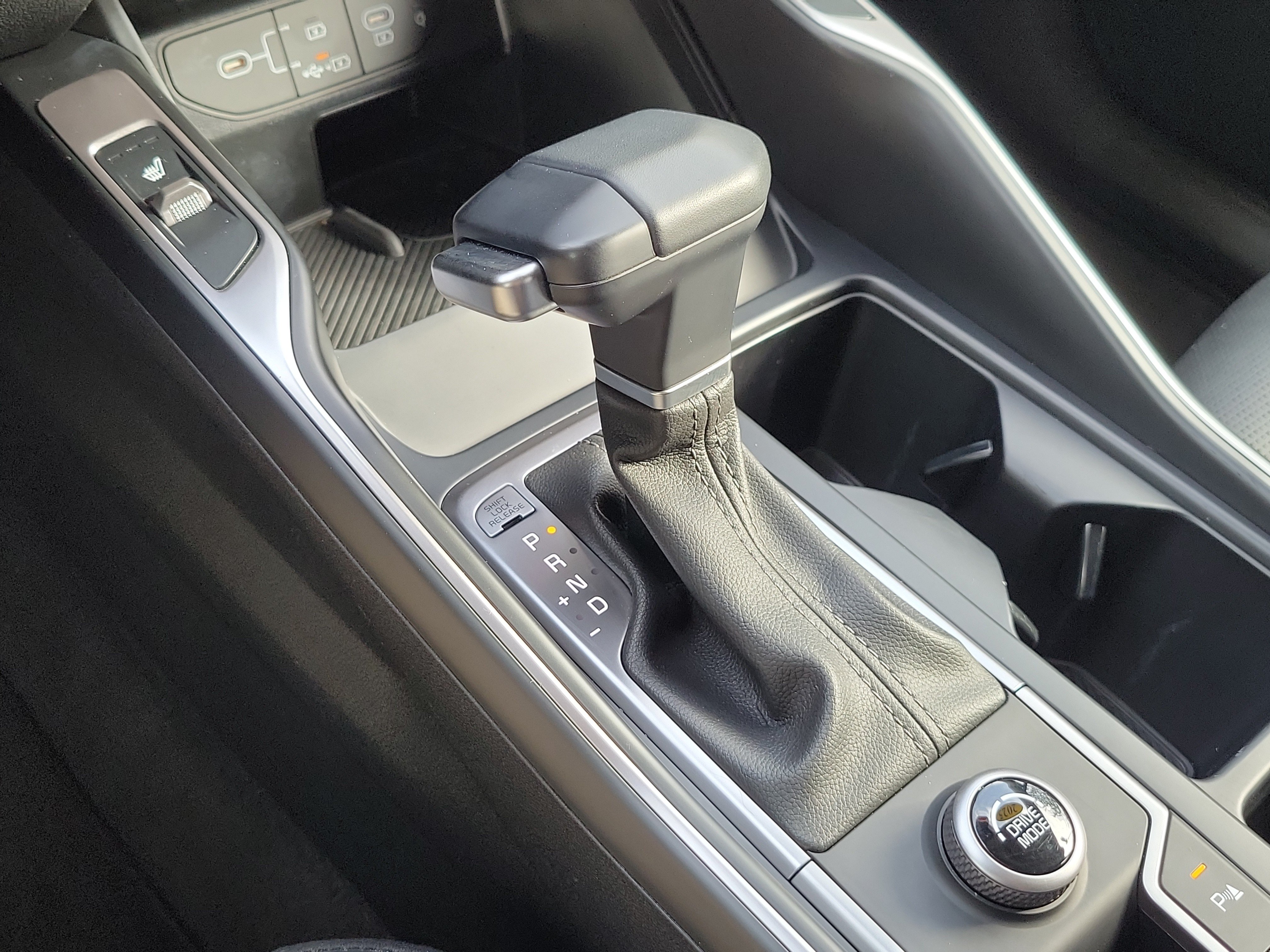 Certified 2025 Kia Sorento S w/ Panoramic Sunroof Package FWD image 32